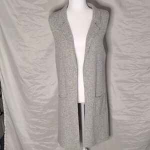 Monteau Gray Sleeveless Cardigan